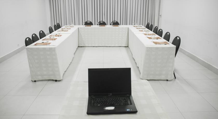 Umuarama Plaza Hotel By Castelo Itaipava Goiania Exterior photo